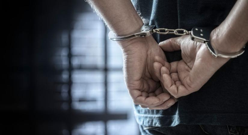 Nem engednék emberek közé az oroszlányi lépcsőházban késsel támadó kamaszt