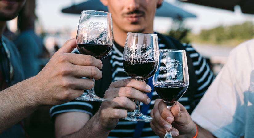 Robotsommelier-t fejlesztettek Svájcban
