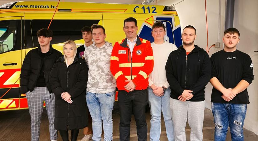 A mentők is köszönetet mondtak az életmentő diákoknak