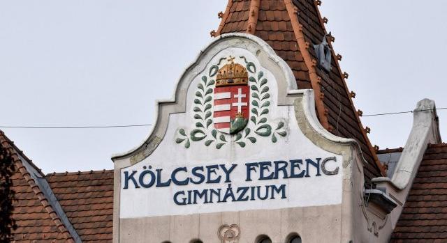 „Normális” számokat kért a bíró a tankerülettől a kirúgott tanárok perében