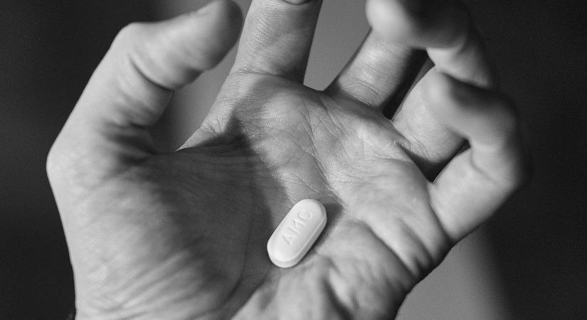 Sátánista abortuszklinikát reklámoz a Cosmopolitan