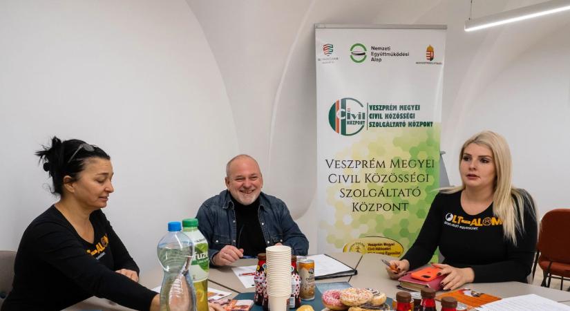 Jön az adventi civil börze állatvédőkel a veszprémi ActiCityben
