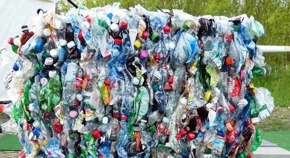 Így lehet majd viszavinni a palackokat