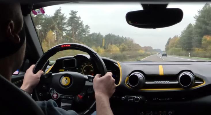 300 km/óránál kapcsolta a hetediket, és messze volt még a vége