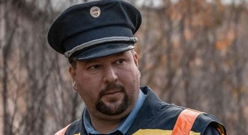 Videón a Police Medic táska: az Év Embere megmutatja, mit rejt az életmentő tarisznya