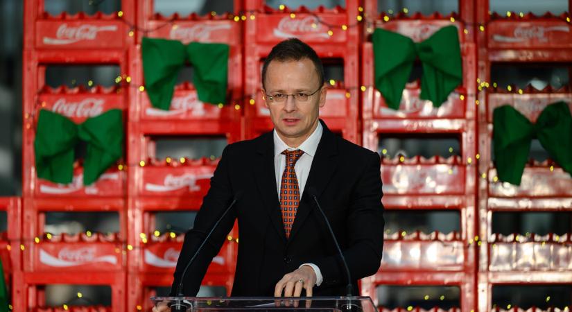 Szijjártó Péter átadta a Coca-Cola új gyáregységét