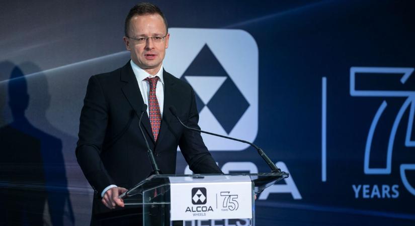Szijjártó: Magyarországra már nem pusztán összeszerelő üzemként tekintenek a nemzetközi vállalatok (videó)