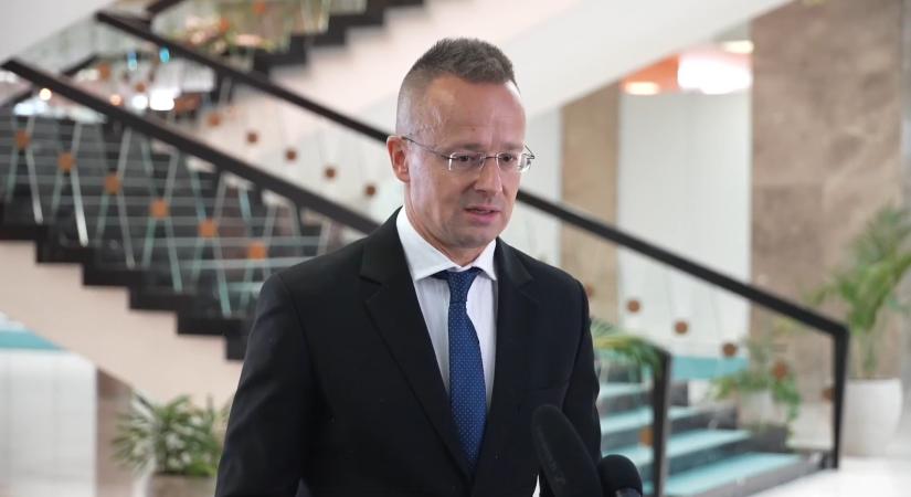Szijjártó Péter: Támogatás kell a csatához!