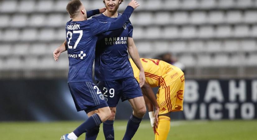 Ligue 2: bődületes gólt lőtt a felezővonalról a párizsi csatár – videó