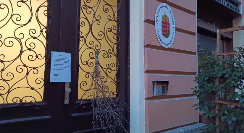 „A város vezetését is rályuk kellene bízni” – üzente a Mikulás a momentumosokon keresztül