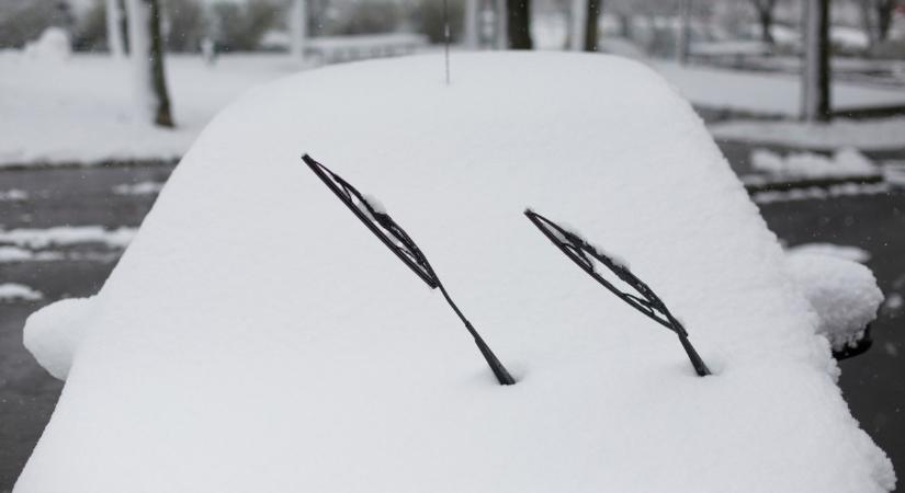 Kiadták a narancs-riasztást: óriási havazás, ónos eső tarolja le az országot