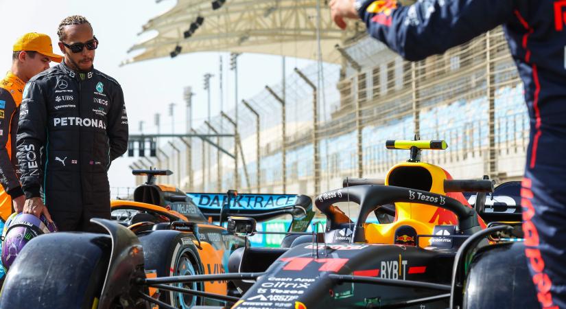 Hamilton szívesen vezetné a Red Bullt