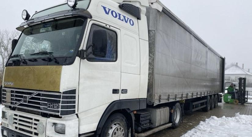 Tizenhét tonna élelmiszer Nyíregyházán át Kárpátaljára
