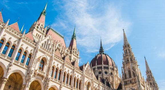 Orbán Viktor dörzsölheti a tenyerét ezt a javaslatot látva
