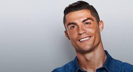 Cristiano Ronaldo az első labdarúgó, aki elérte az 1 milliárd dolláros vagyont