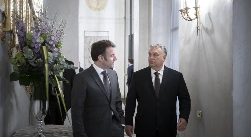 Emmanuel Macron francia elnökkel találkozik Orbán Viktor Párizsban: ezekről a témákról tárgyalnak majd