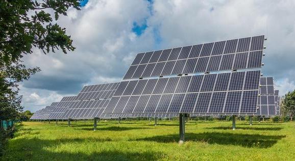 Több milliárd forintos uniós támogatással épült az MVM új naperőműve