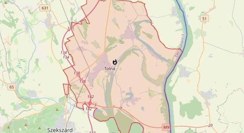 Karambolozott két autó Tolna határában