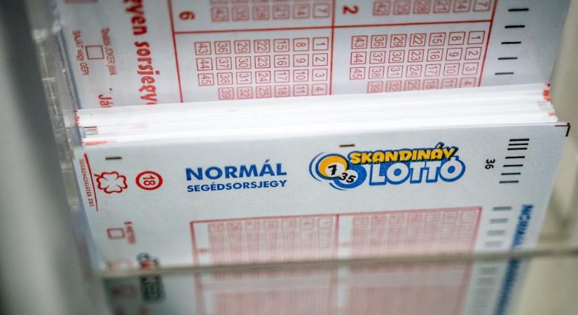 Ezekkel a számokkal nyerhetett a Skandináv lottón Mikulás napján