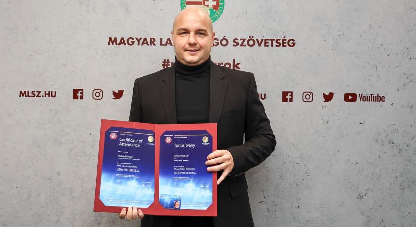 Másfél évtized alatt a piramis csúcsára jutott