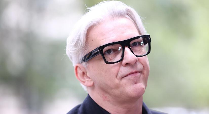 "A k*rva anyád!" - Alföldi Róbert kiakadt és ráförmedt az őt megalázó oktatójára, ezért nincs jogosítványa
