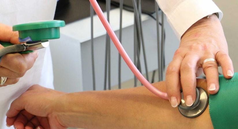 Közzétették a magyarul beszélő marosvásárhelyi orvosok listáját