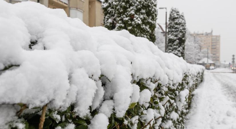 Majd 30 centi hó hullott a Pilisben, Kékestetőn 24 centiméter a hó vastagsága
