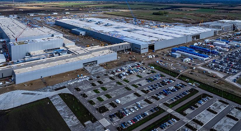 Lélegzetelállító drónfelvételek érkeztek a debreceni BMW-gyár építéséről