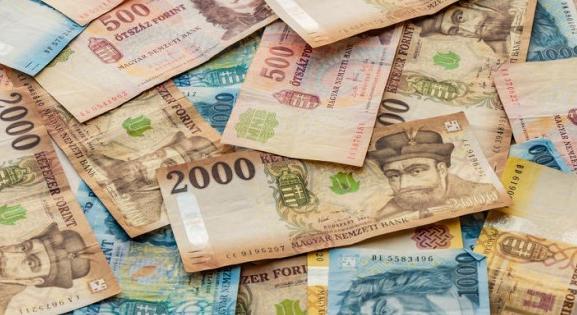 Behavazódott a forint is