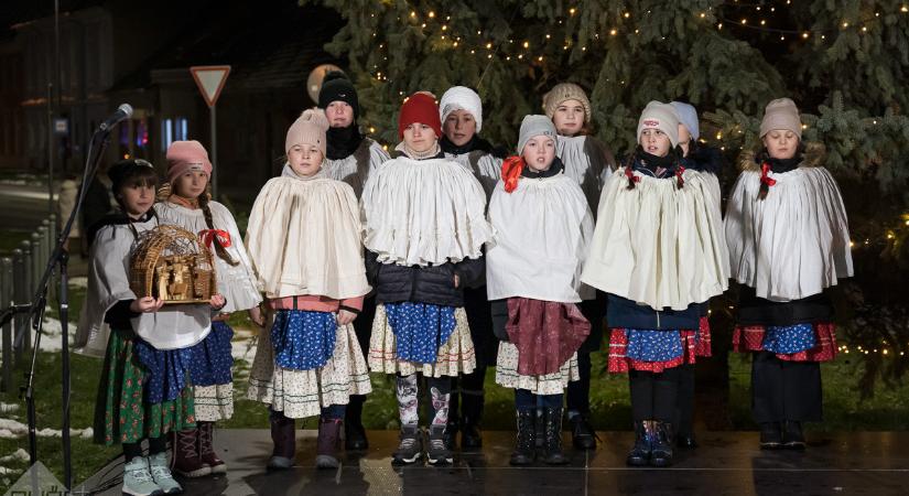 Adventi illatok Újvárosban