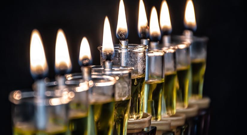 A terrorizmus ellen harcolók mellett állunk és életben tartjuk az áldozatok emlékét – üzente Ciolacu a hanuka alkalmából
