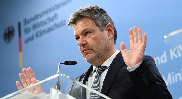 A német alkancellárt is átverték az orosz telefonbetyárok