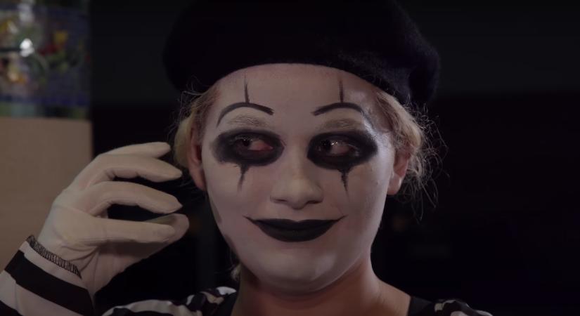 Egy utcán kéregető pantomimes brutálisan végzett a fiatal nővel, mivel az nem akart neki pénzt adni, hátborzongató rövidfilm került fel az internetre