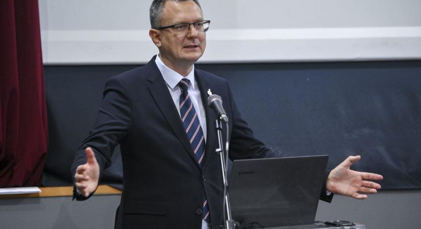 Rétvári Bence: meg kell előzni, hogy egy önkormányzat fizetésképtelenné váljon