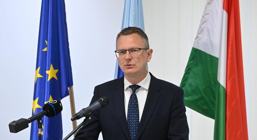Rétvári Bence: Magyarország megmutatta, hogy kell határt védeni