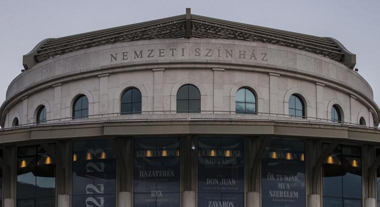 Továbbra sincs gyanúsítottja a Nemzeti Színházban történt balesetnek