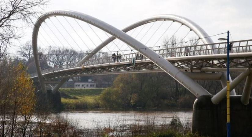 Tovább árad a Tisza a Jászkunságban
