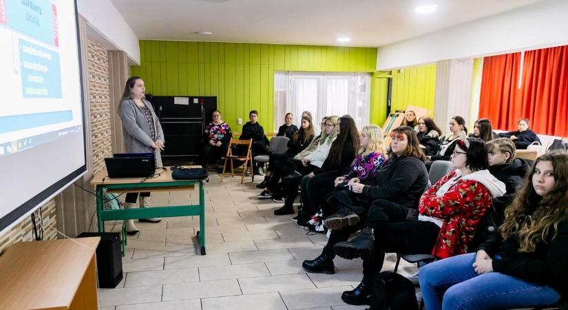 Karrierlehetőségeikről szereztek tapasztalatot a diákok