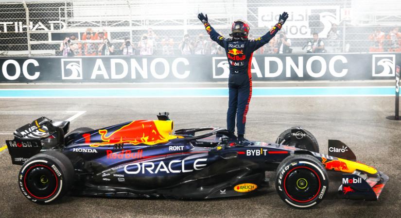 Az F1-es világbajnok szerint csak egyetlen pilóta lenne képes arra, amire Verstappen