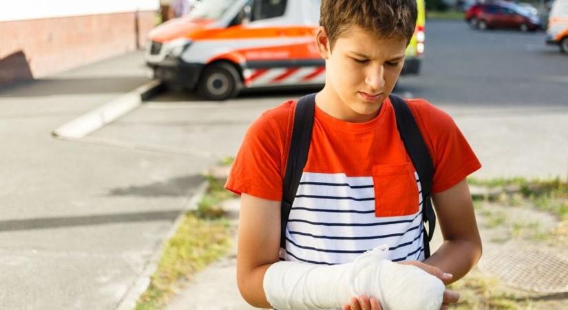 Kezét törte a kiskorú biciklisnek a mérges sofőr Hevesben