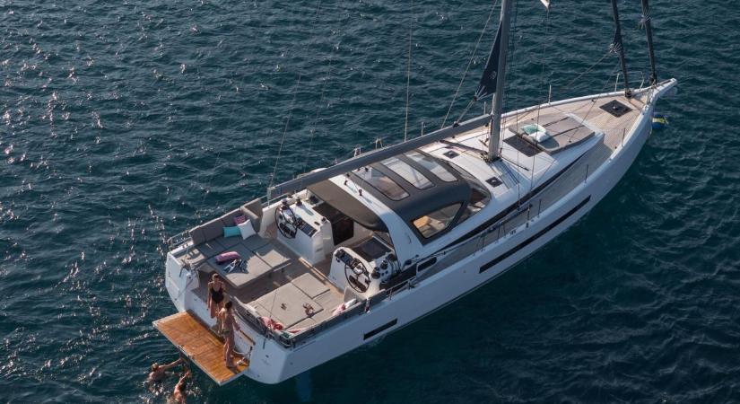 Jeanneau Yachts 55 – 2024 hajója a Cruising World magazinnál