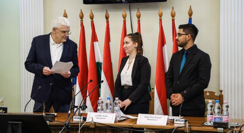 Átadták Szolnok város kulcsát a diákpolgármesternek