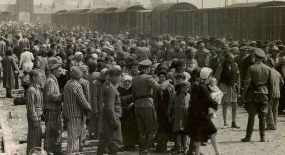 Egyre több fiatal szerint csak kitalálták a holokausztot
