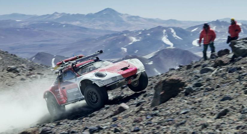 Világrekorder hegymászó lett Edith, a portálhidas Porsche 911
