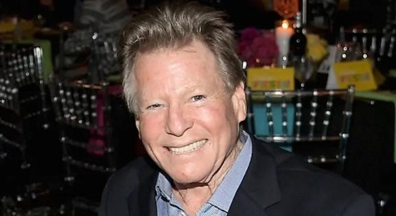 Elhunyt Ryan O’Neal