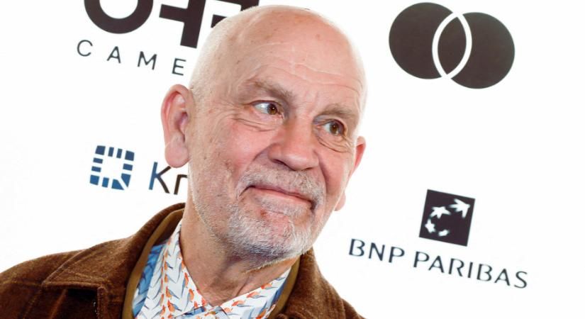 John Malkovich kézrátétellel mentette meg egy járókelő életét – 9 érdekesség a 70 éves filmsztárról