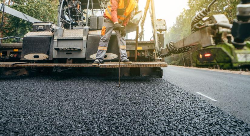 Dél-hevesi utak újulnak meg több száz millióból