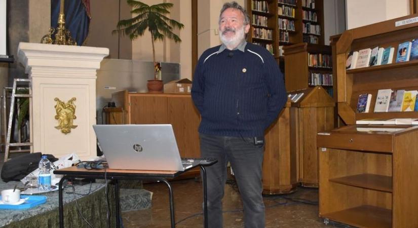 Dr. Hegedűs Tibor: az emberiség jövője a világűrről szól