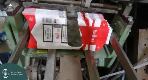 Az autóülés szivacsába rejtették a zárjegy nélküli cigarettákat - Lecsapott a NAV