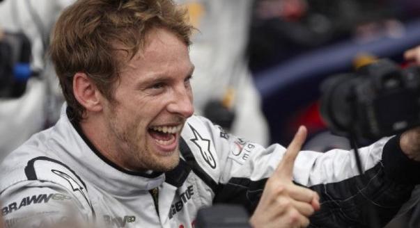 Jenson Button visszatér a versenypályákra